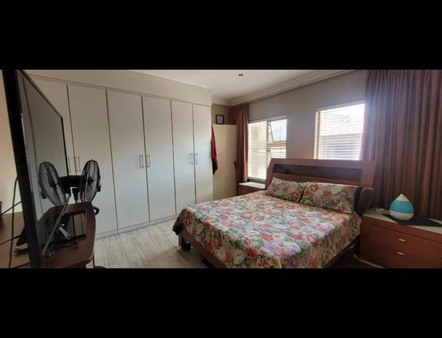 3 BEDROOM TOWNHOUSE FOR SALE IN NEW REDRUTH